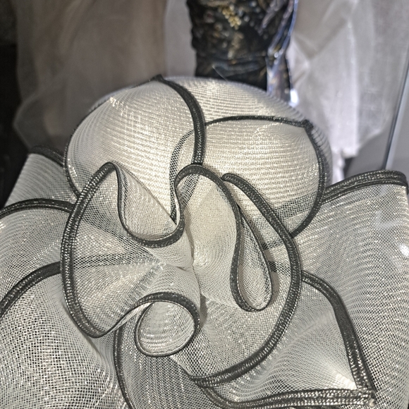 Beautiful black and gray 100!% Polypropylene "Special occasion" hat - Picture 9 of 9